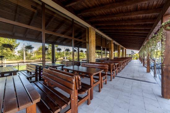 Hora Restaurant