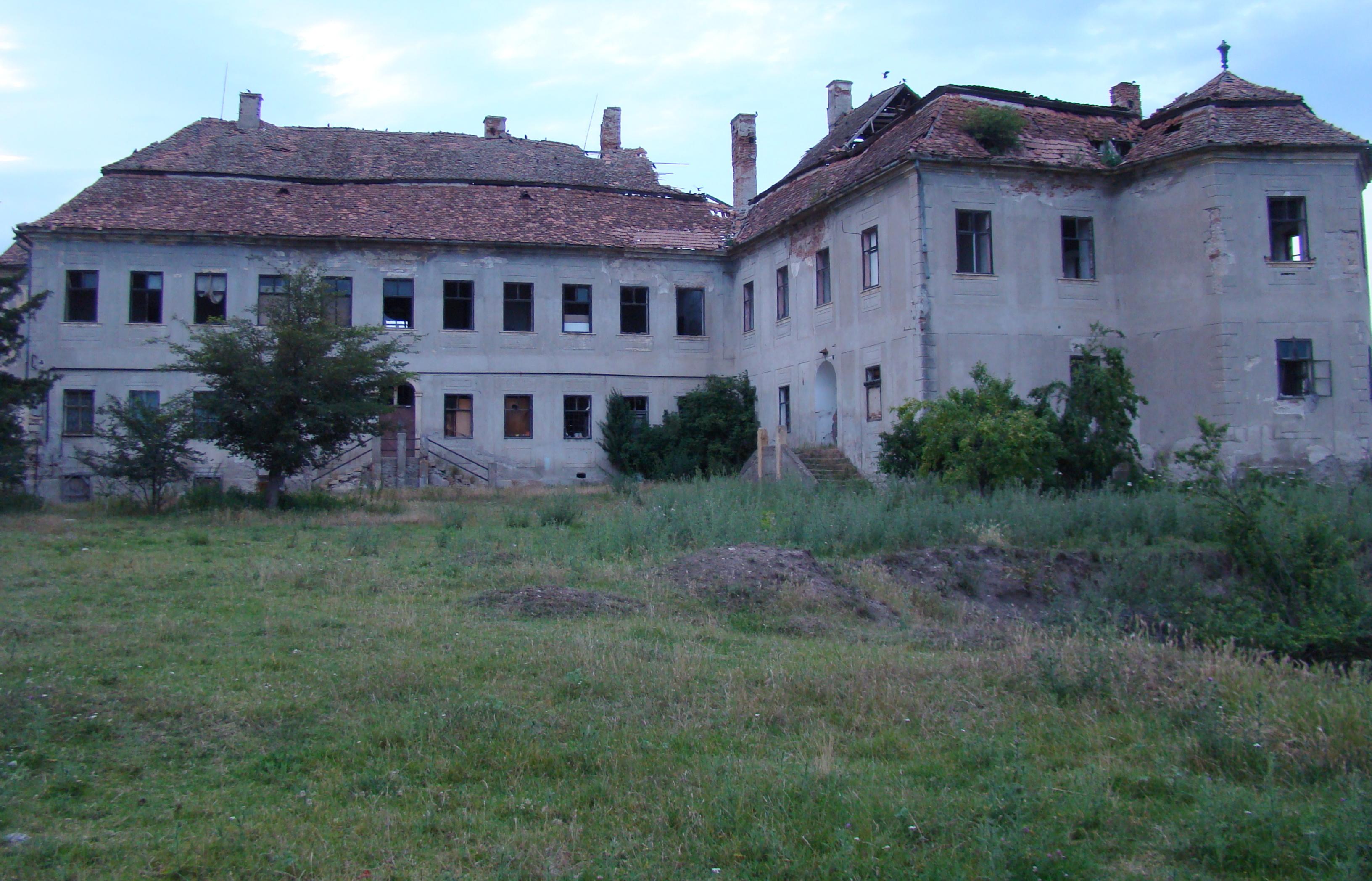 Castelul Kemény-Bánffy din Luncani