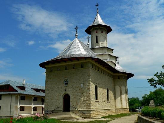 Mănăstirea Măgura Ocnei